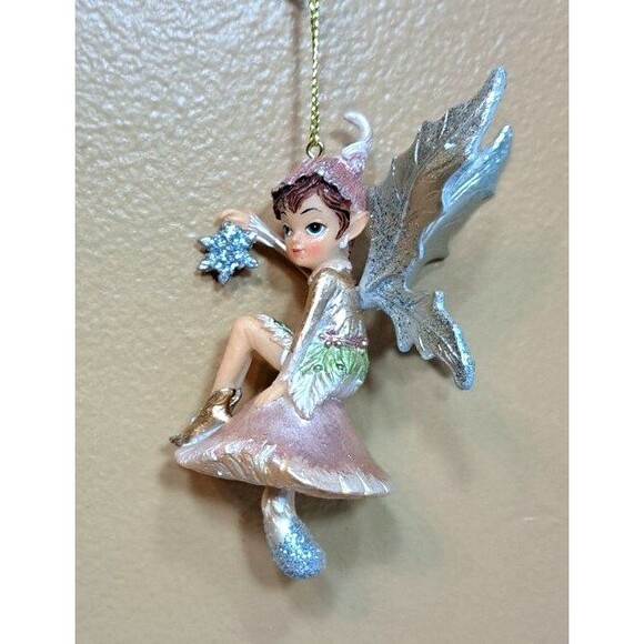 December Diamonds 79-81488 Resin Fairy on Mushroom 4" Christmas Ornament Fairies - Picture 1 of 3